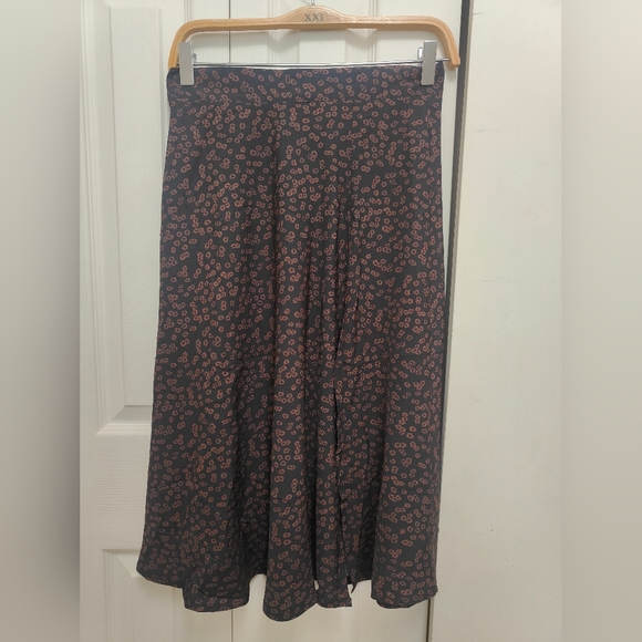 New Shein Maxi skirt - Picture 2 of 5
